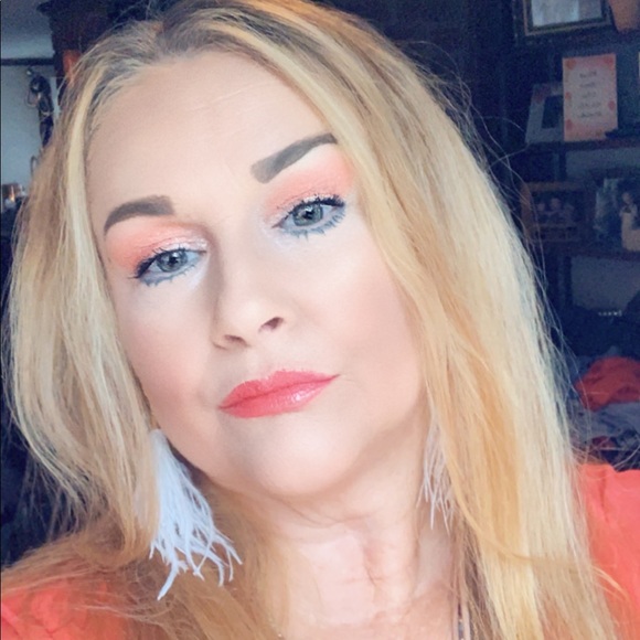 Meet your Posher, Kristina - Picture 2 of 4